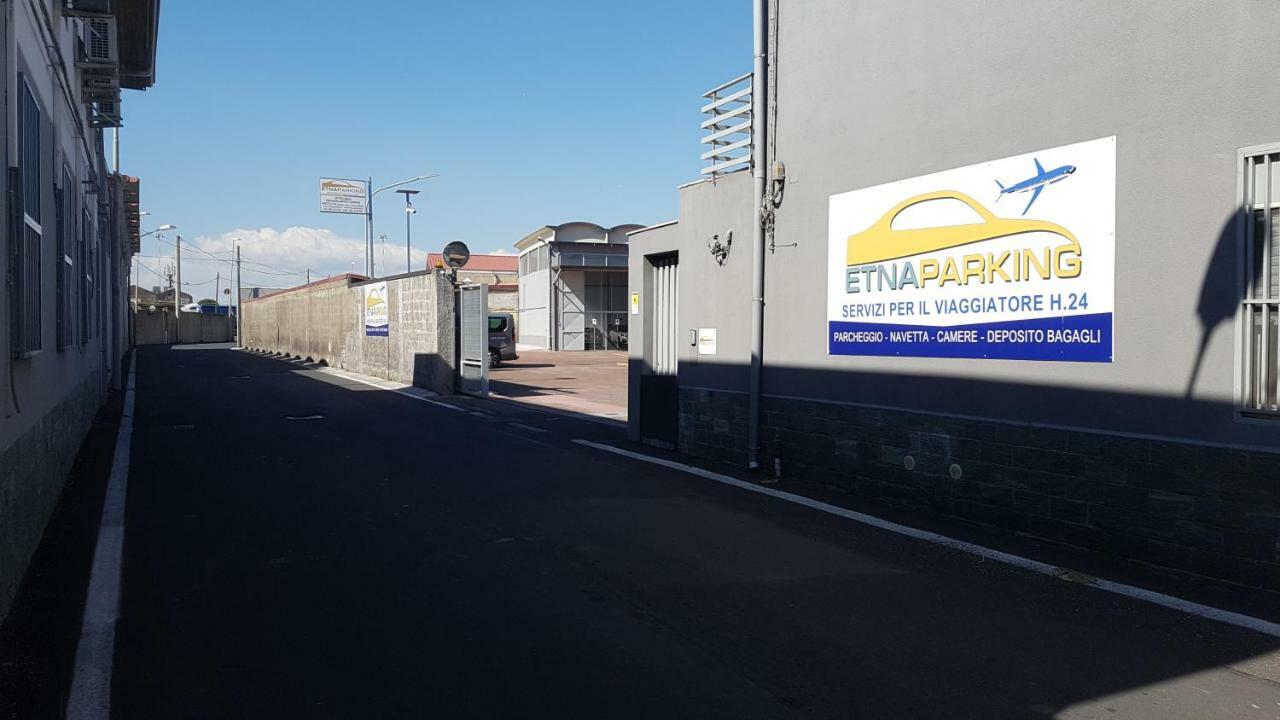 Etna Parking Hotel Катания Екстериор снимка